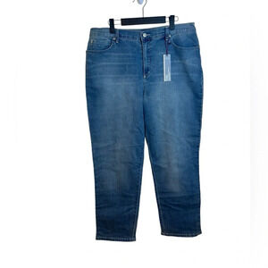 NWT Gloria Vanderbilt Amanda Tapered Leg Slimming Jeans